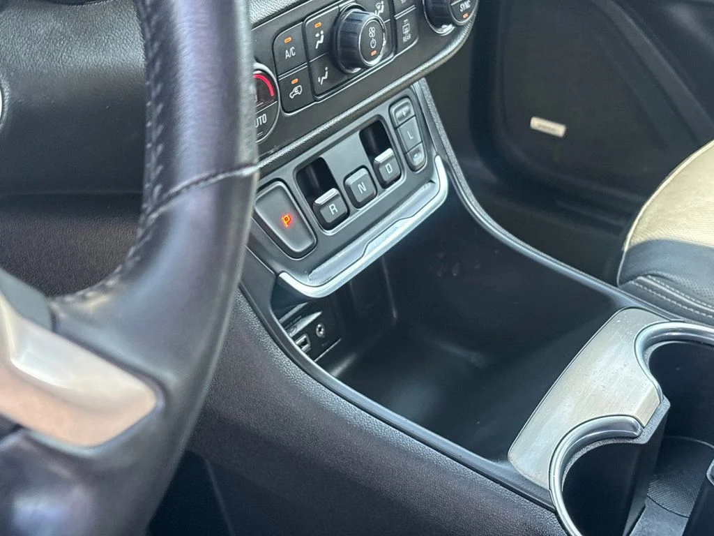 Used 2021 Silver GMC Denali image 10