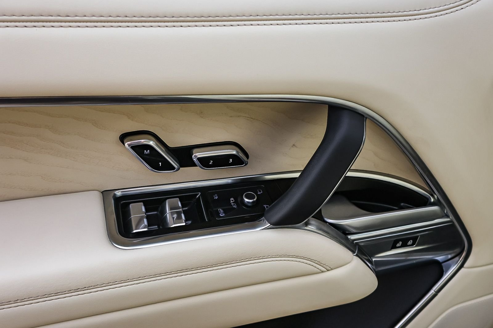 2024 Land Rover Range Rover SE - Photo 32