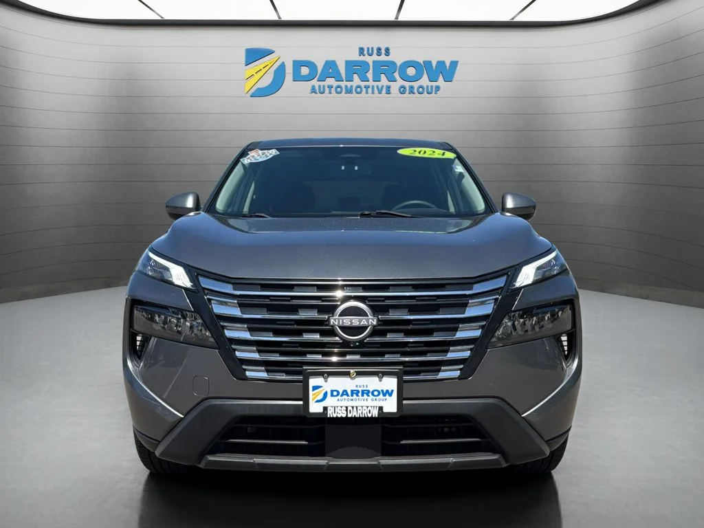 Used 2024 Gray Nissan SV image 8