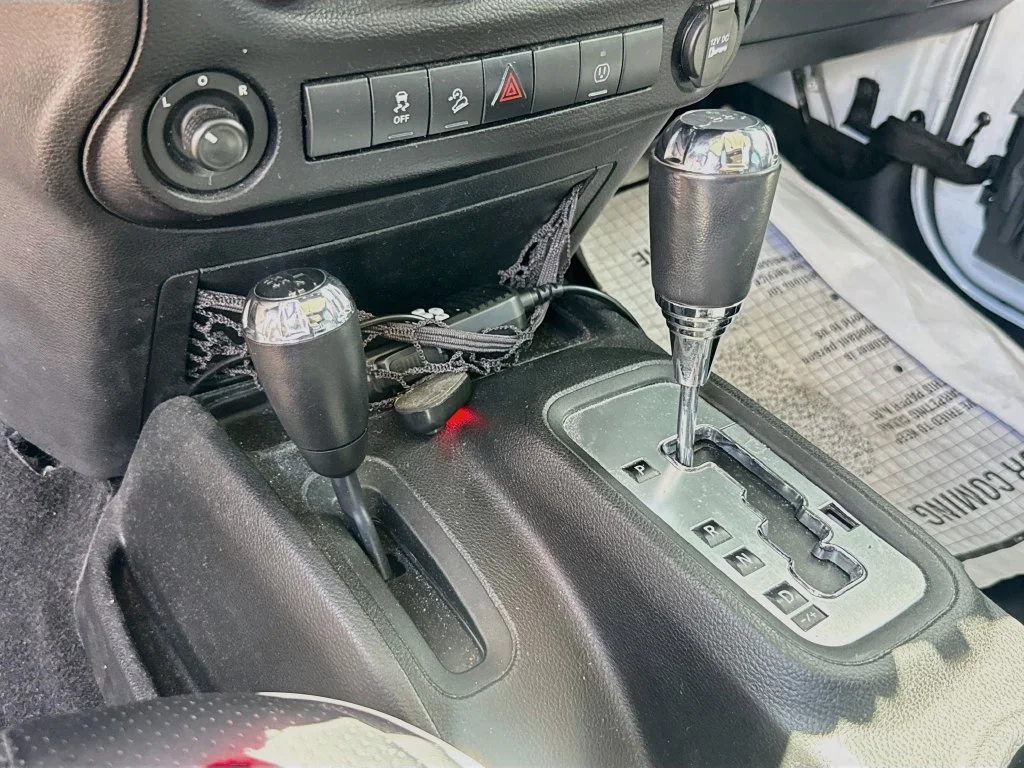 Used 2016 White Jeep Unlimited Rubicon image 15