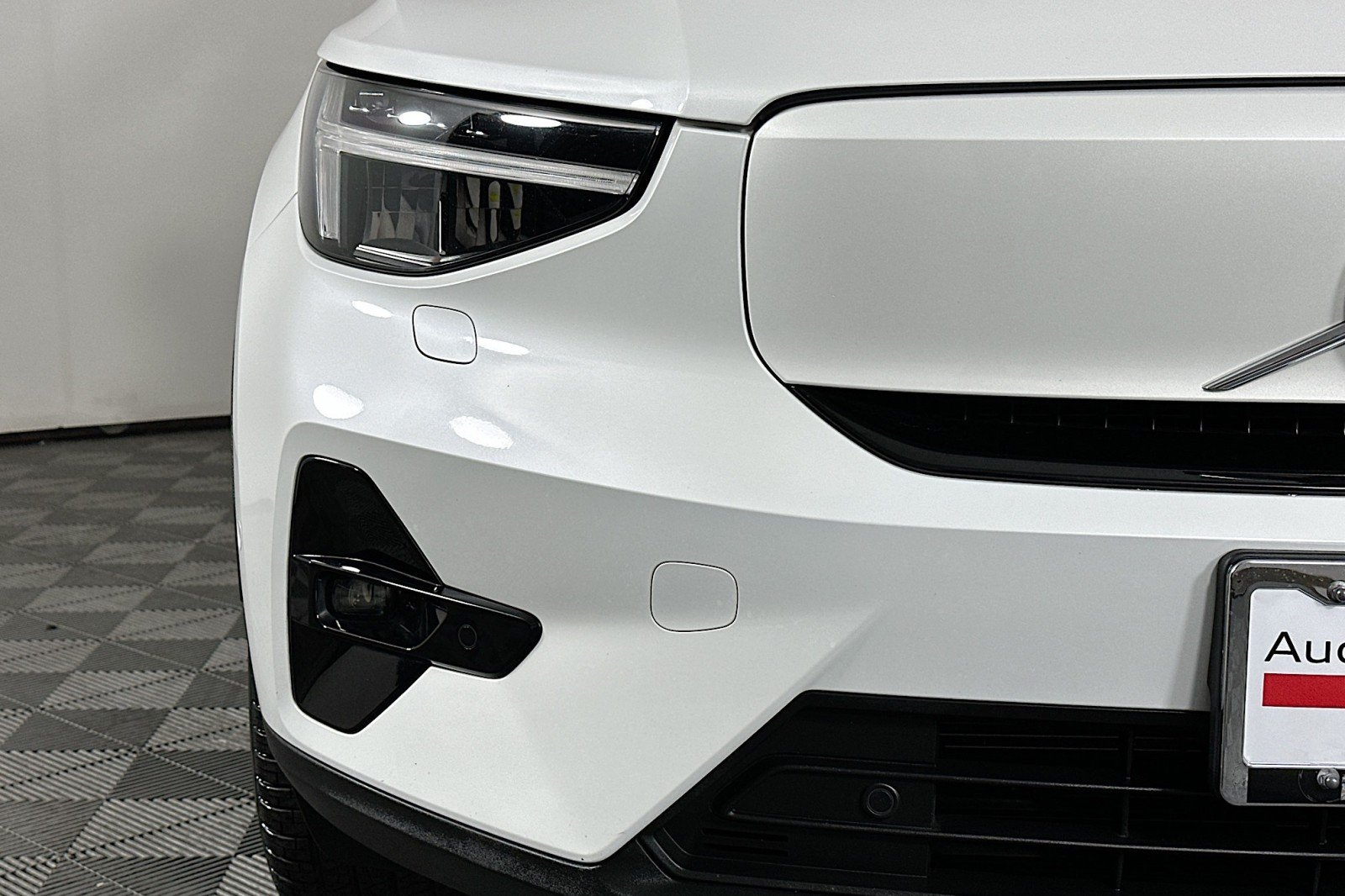 Used 2023 Crystal White Metallic Volvo Ultimate image 16