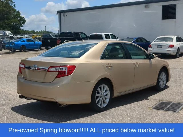 Used 2012 Beige Toyota XLE image 13