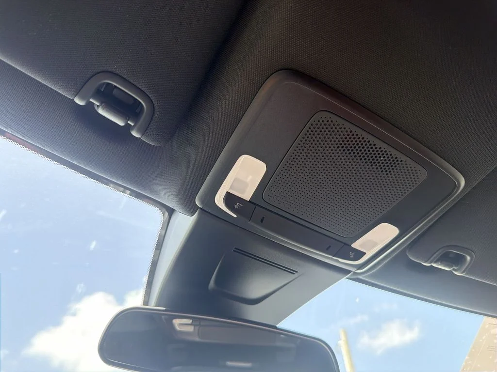 Used 2025 White Honda  image 25