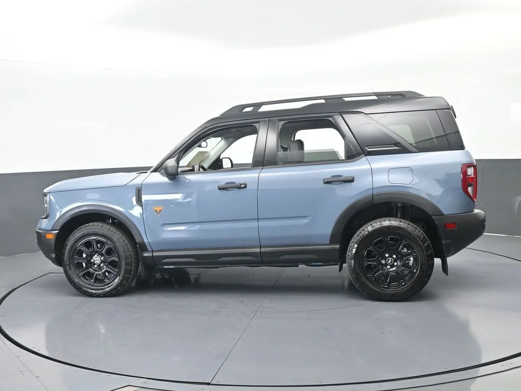Used 2026 Azure Gray Metallic Ford Badlands image 3