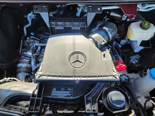 Used 2026 Red Mercedes-Benz Cargo 144 WB image 21