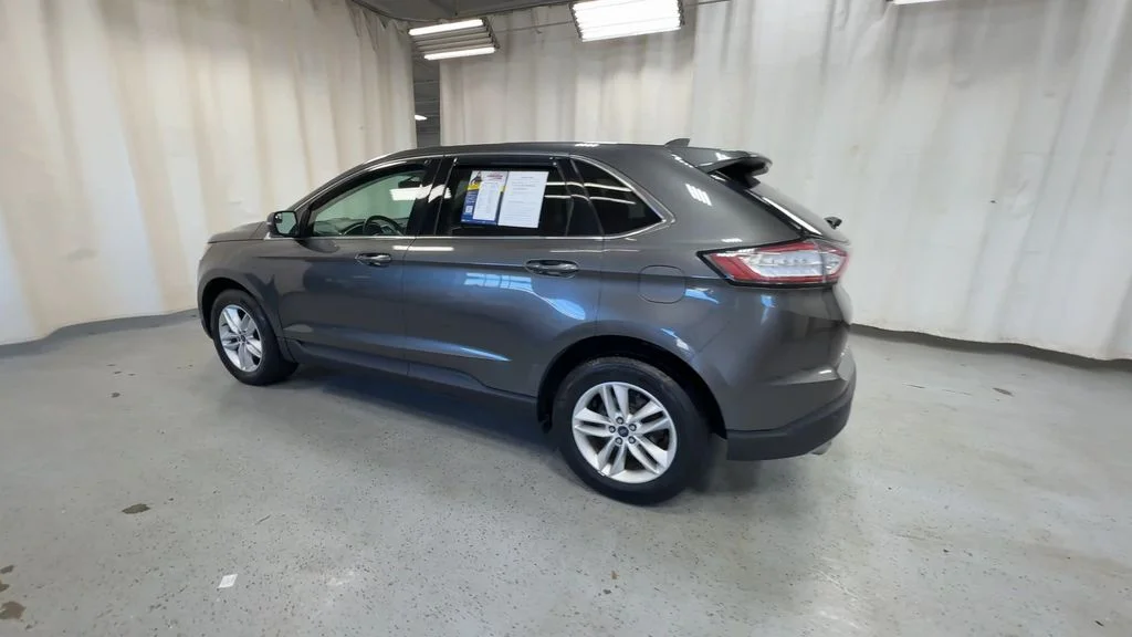 Used 2015 Magnetic Metallic Ford SEL image 7