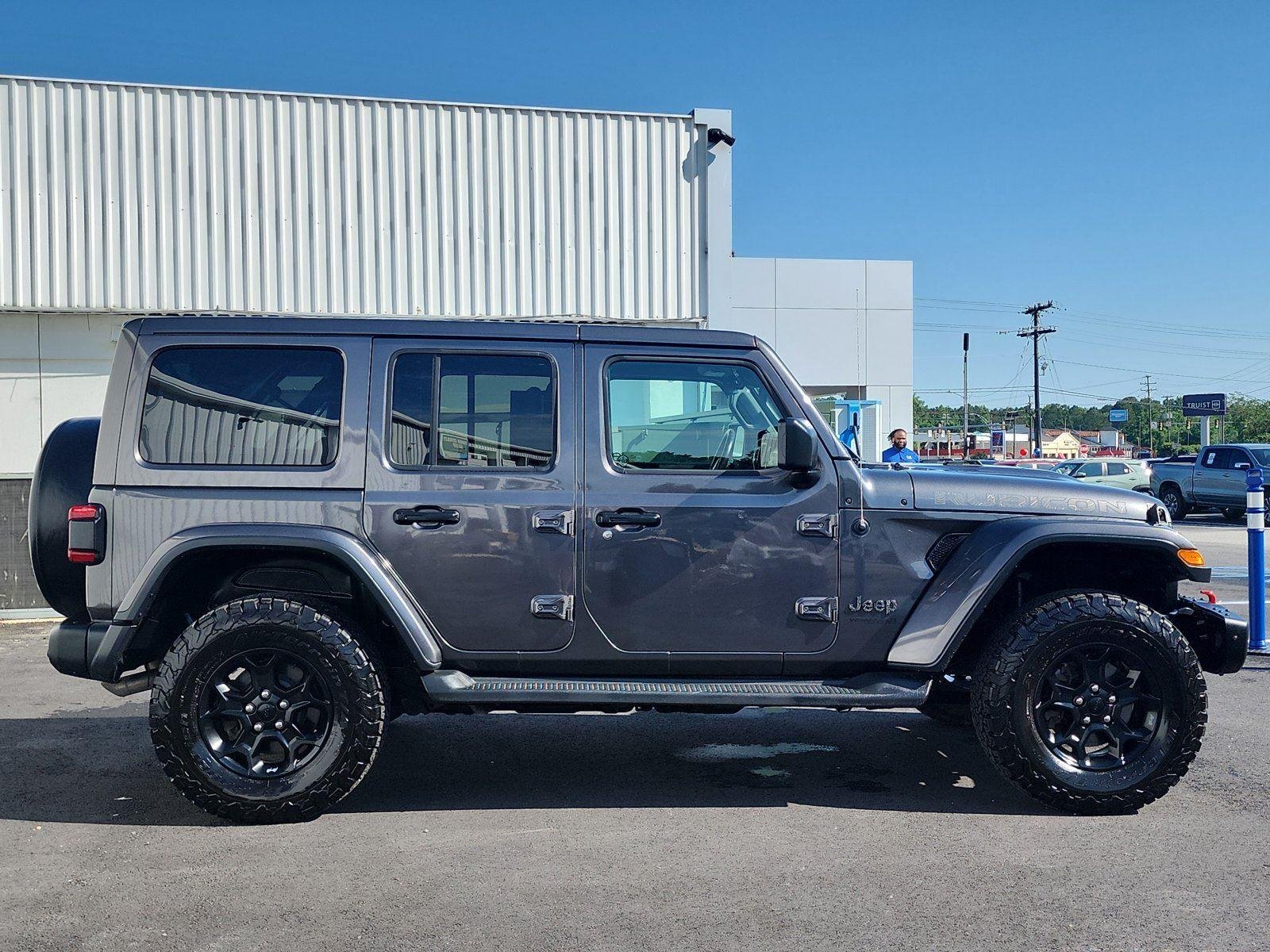 Used 2020  Jeep Rubicon image 6