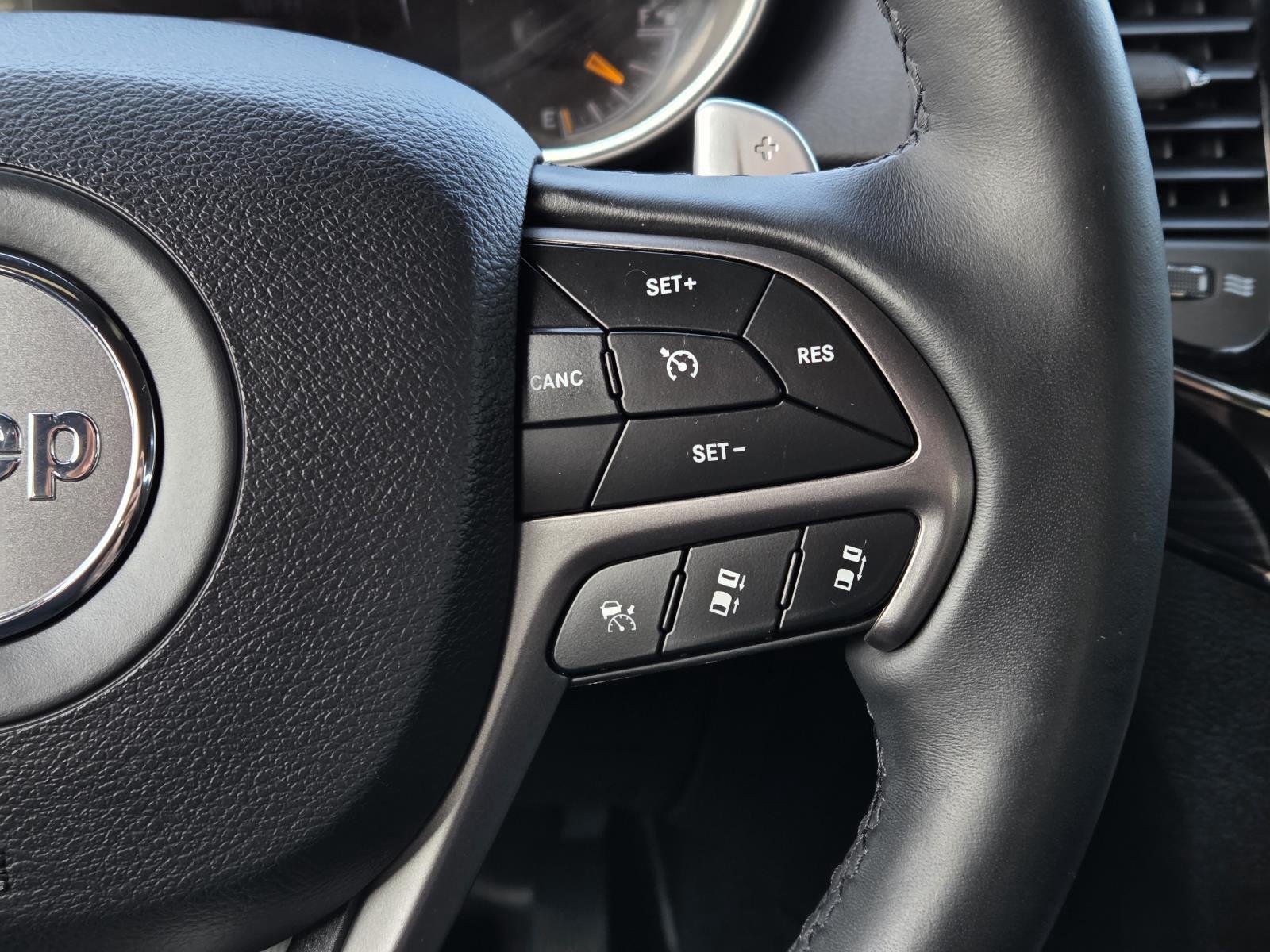 Used 2019 Bright White Clearcoat Jeep Limited X image 21