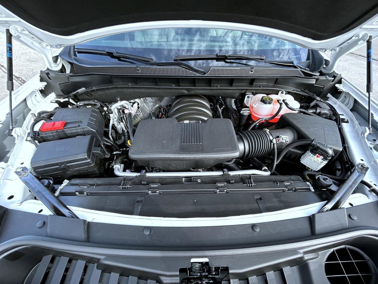 2026 Chevrolet Suburban LT - Photo 26