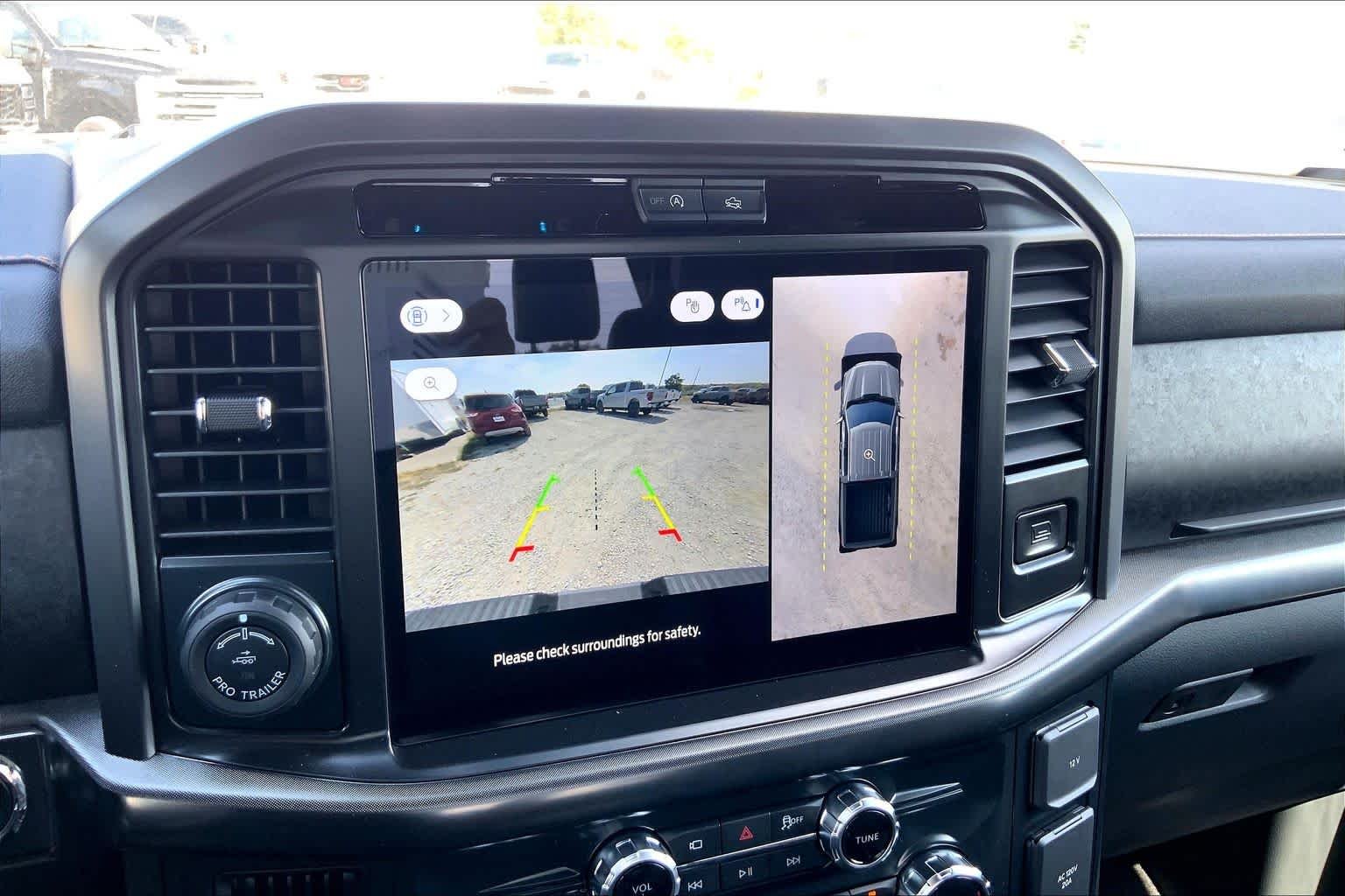 New 2026 Carbonized Gray Metallic Ford Tremor® image 17
