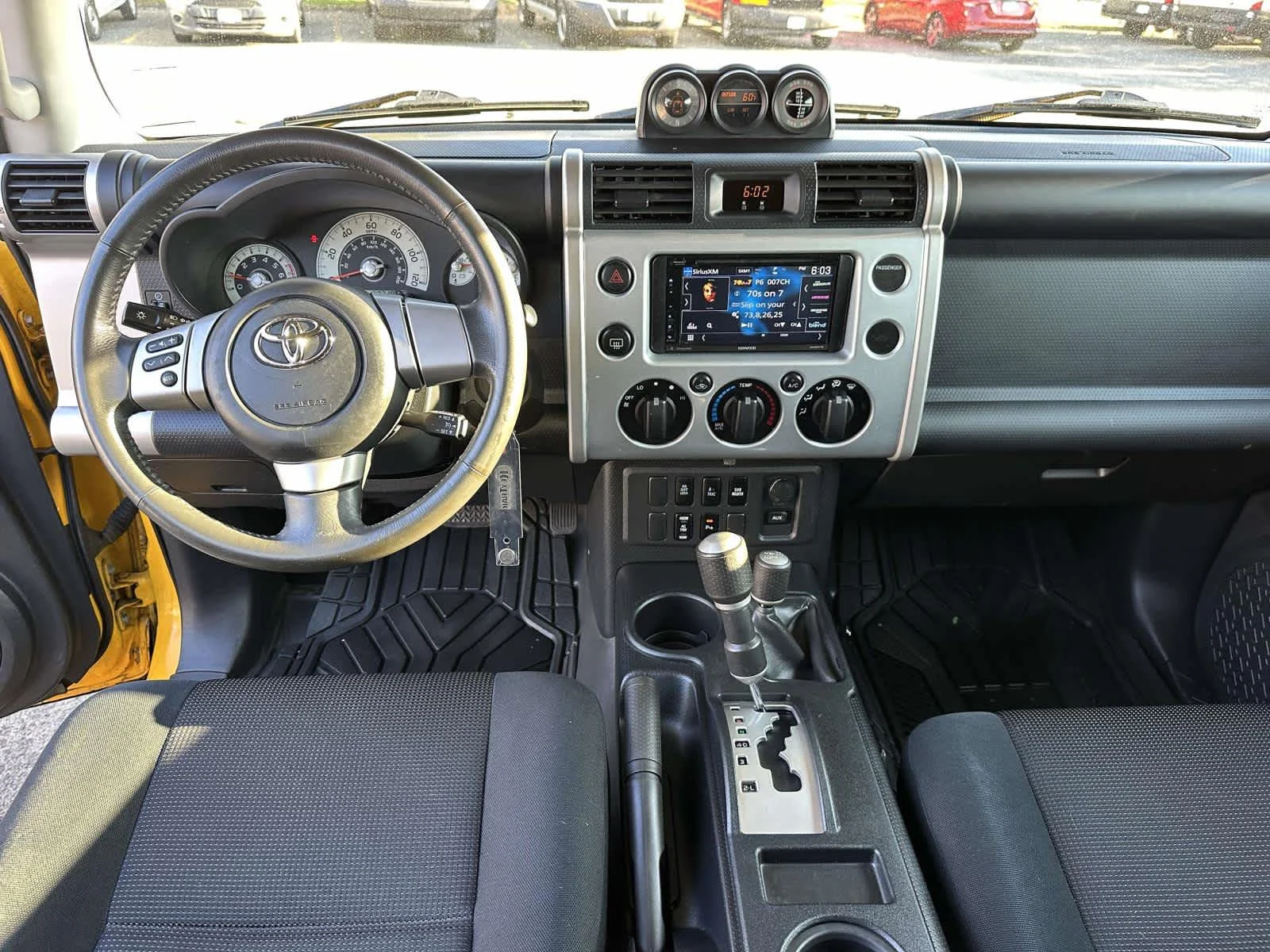 Used 2007 White / Sun Fusion Toyota  image 19