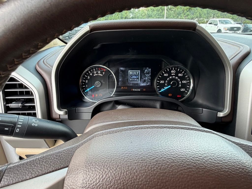 Used 2020  Ford Lariat image 25