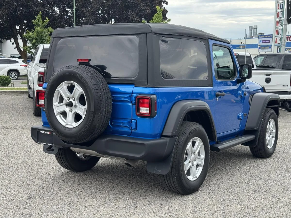 Used 2023 Blue Jeep Sport S image 6