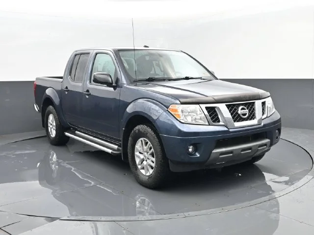 Used 2017 Arctic Blue Metallic Nissan SV image 3