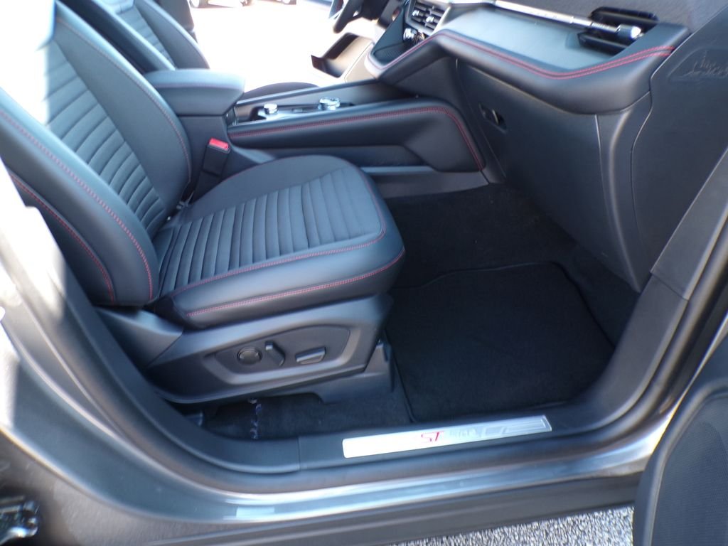 New 2026 Carbonized Gray Metallic Ford ST-Line image 30