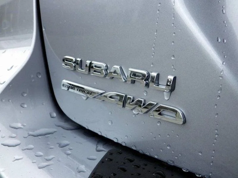 Used 2025 Ice Silver Metallic Subaru Premium image 7