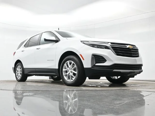 Used 2024 Summit White Chevrolet LT image 25