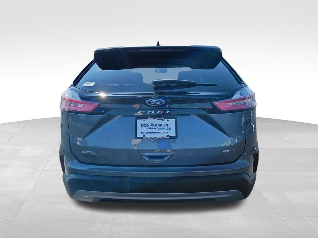 Used 2023 Gray Ford SEL image 4