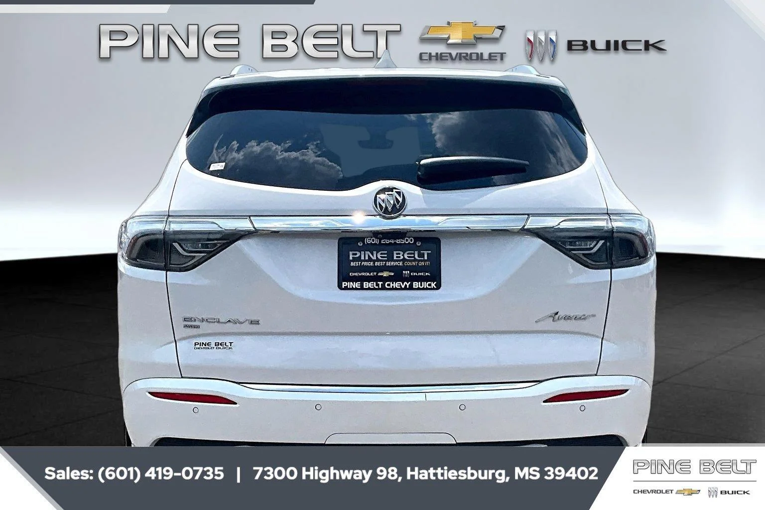 Used 2023 White Frost Tricoat Buick Avenir image 4