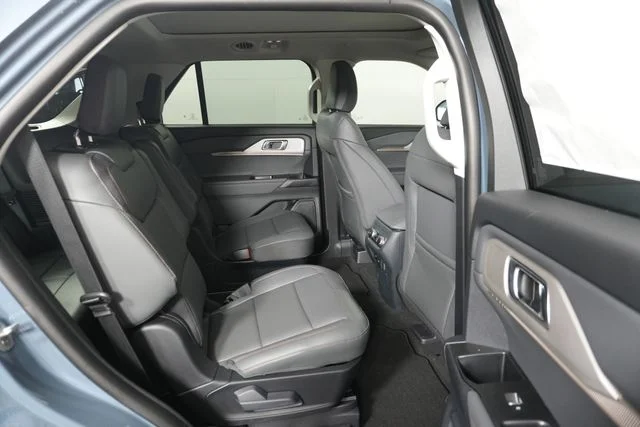 New 2026 Vapor Blue Metallic Ford Active image 25