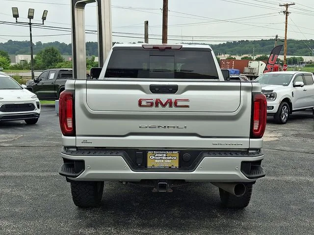 Used 2022 Silver GMC Denali image 3