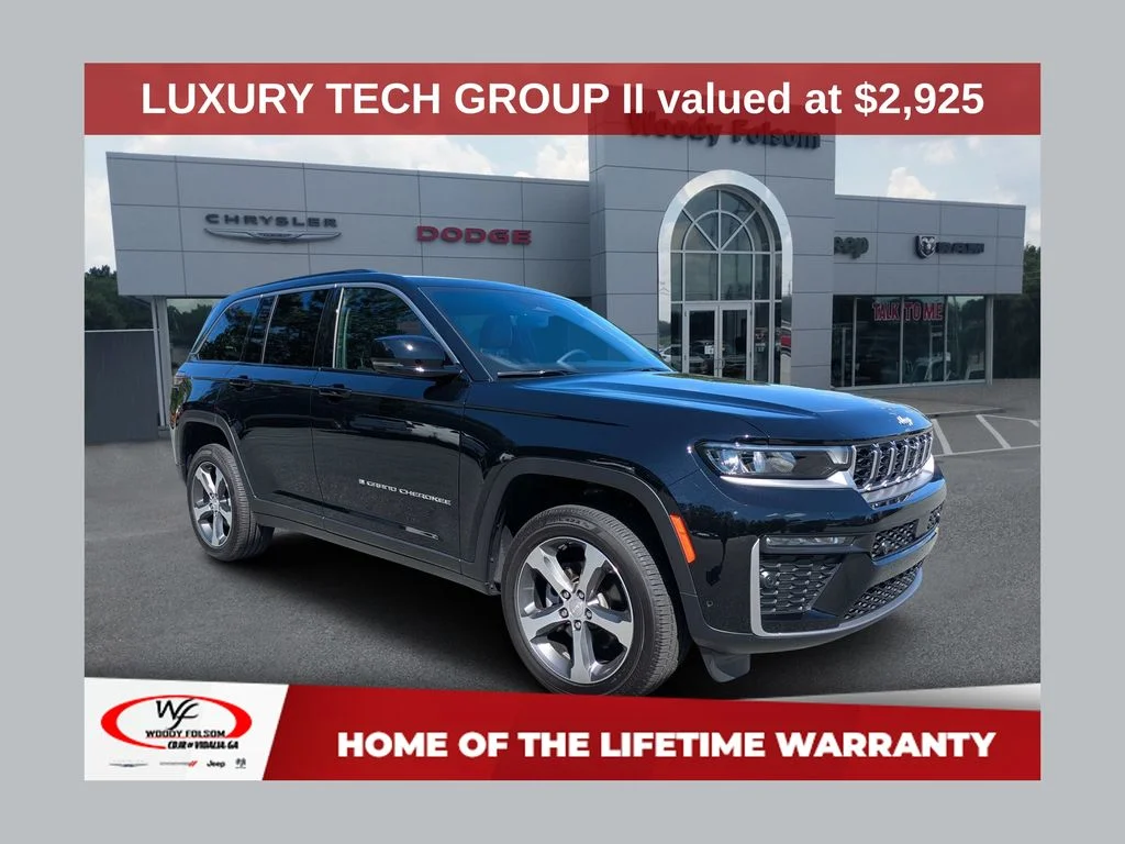 New 2026 Diamond Black Crystal Pearl-Coat Exterior Paint Jeep Limited image 1