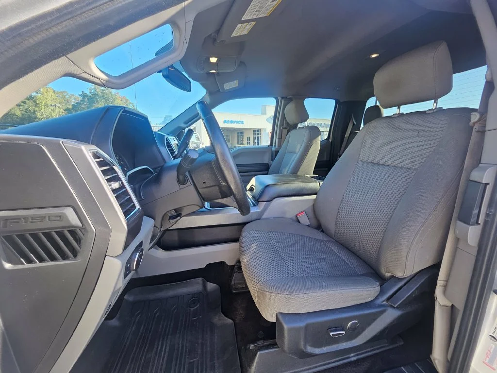 Used 2016 Ingot Silver Ford XLT image 4