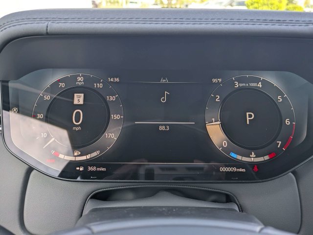New 2027 Santorini Black Land Rover SE image 28