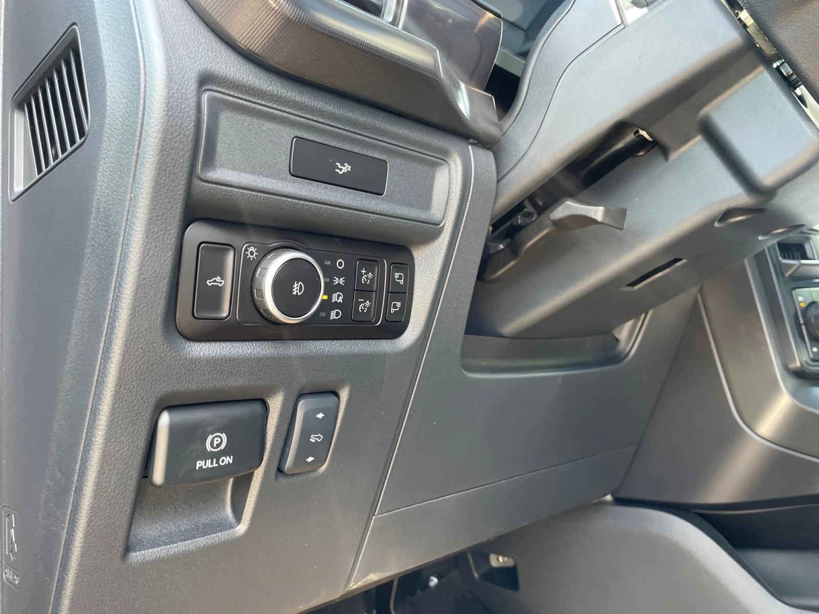 New 2026 Agate Black Metallic Ford Lariat image 25