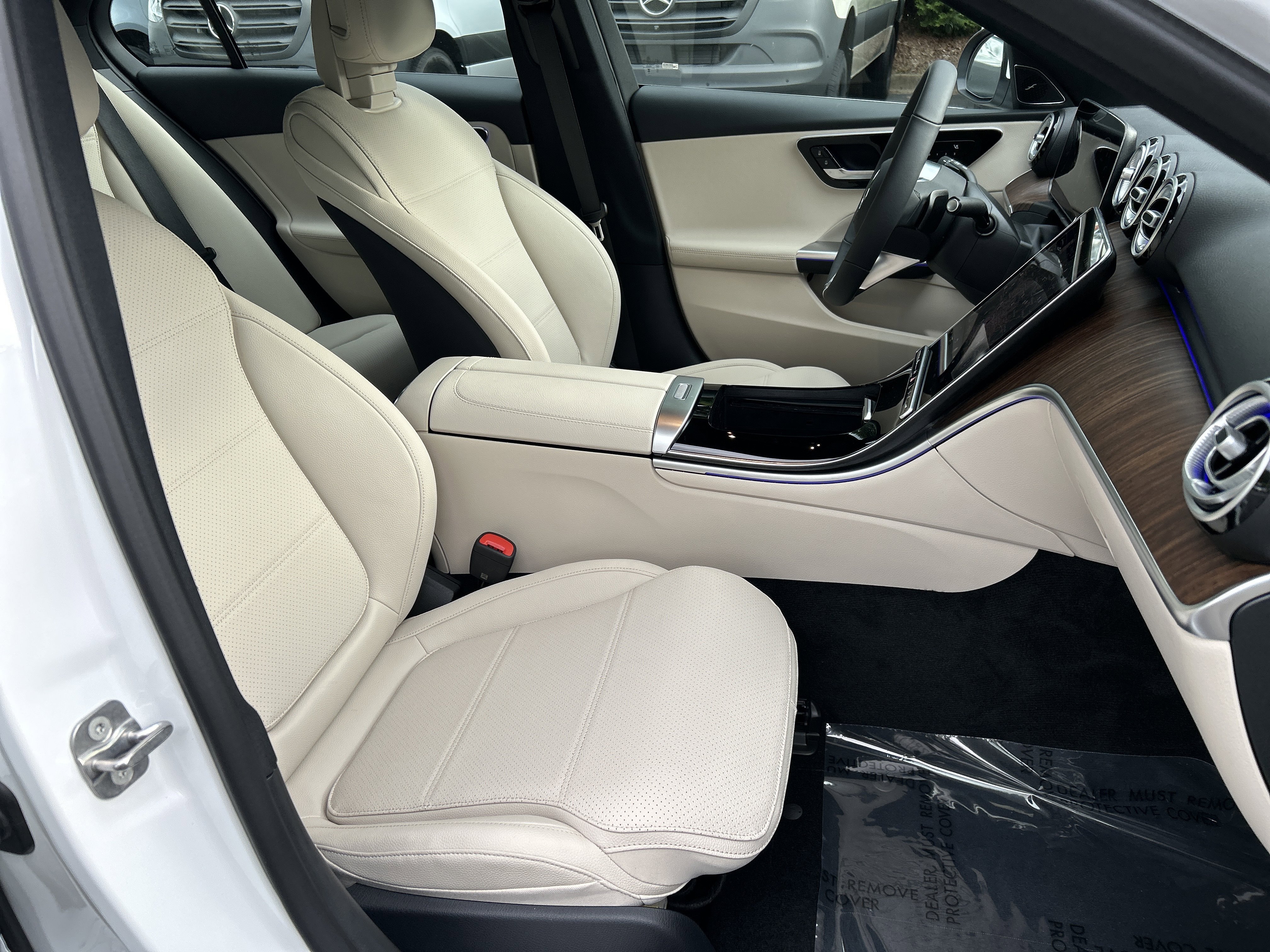 New 2026 MANUFAKTUR Moonlight White Metallic Mercedes-Benz C 300 4MATIC® Sedan image 44