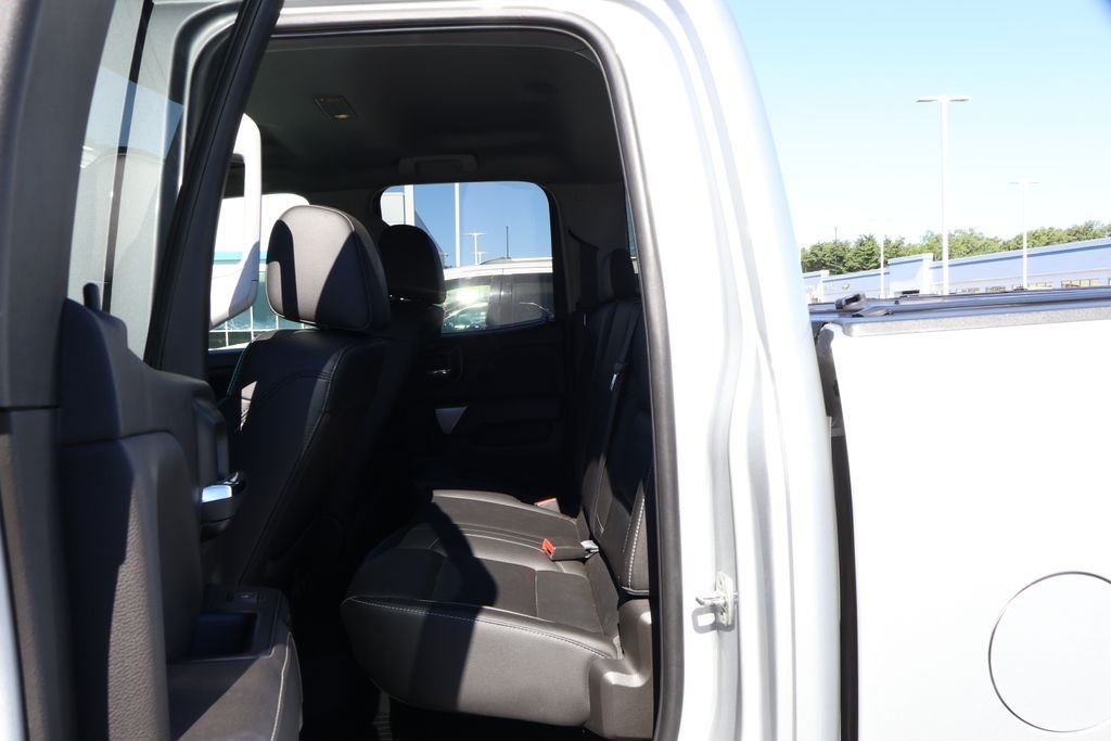 Used 2018 Silver Chevrolet LT image 35