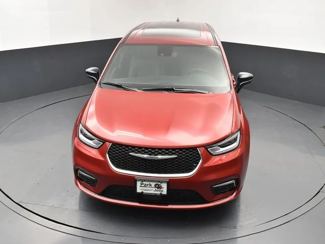 2026 Chrysler Pacifica Select - Photo 17