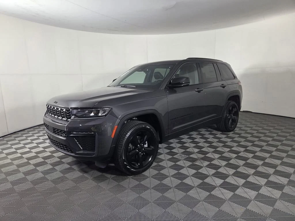 New 2026 Baltic Gray Metallic Clear-Coat Exterior Paint Jeep Limited image 4