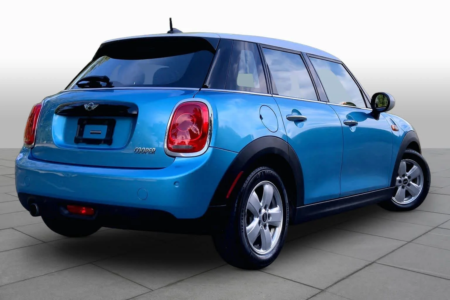 Used 2017 Electric Blue Metallic MINI Cooper image 12
