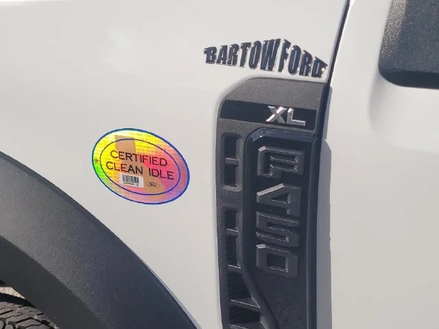 New 2027 Oxford White Ford XL 4WD CREW CAB image 9