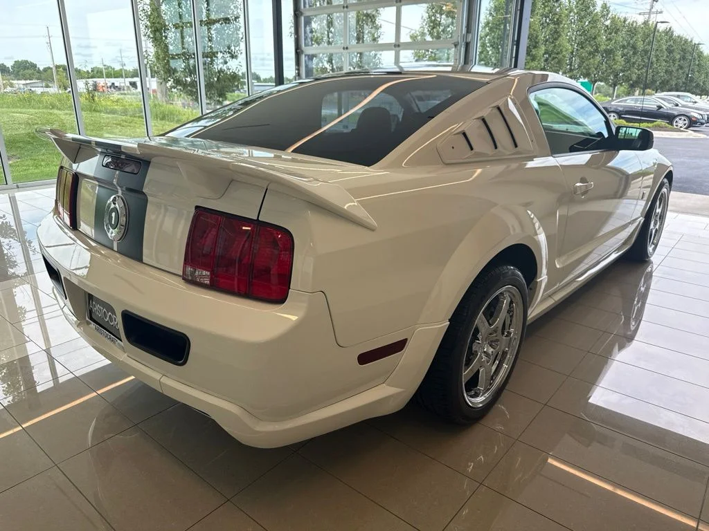 Used 2005 White Ford GT Deluxe image 5