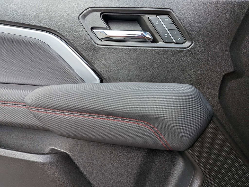 Used 2024 Red Chevrolet Z71 image 26