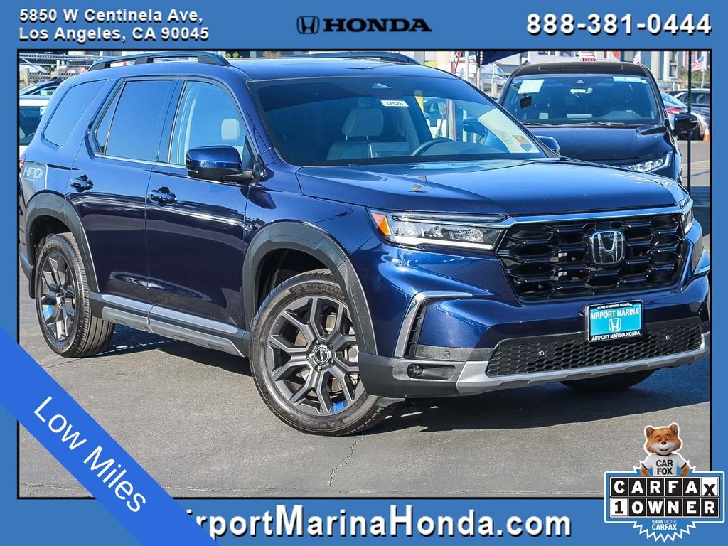 2023 Honda Pilot Touring 2WD's photo