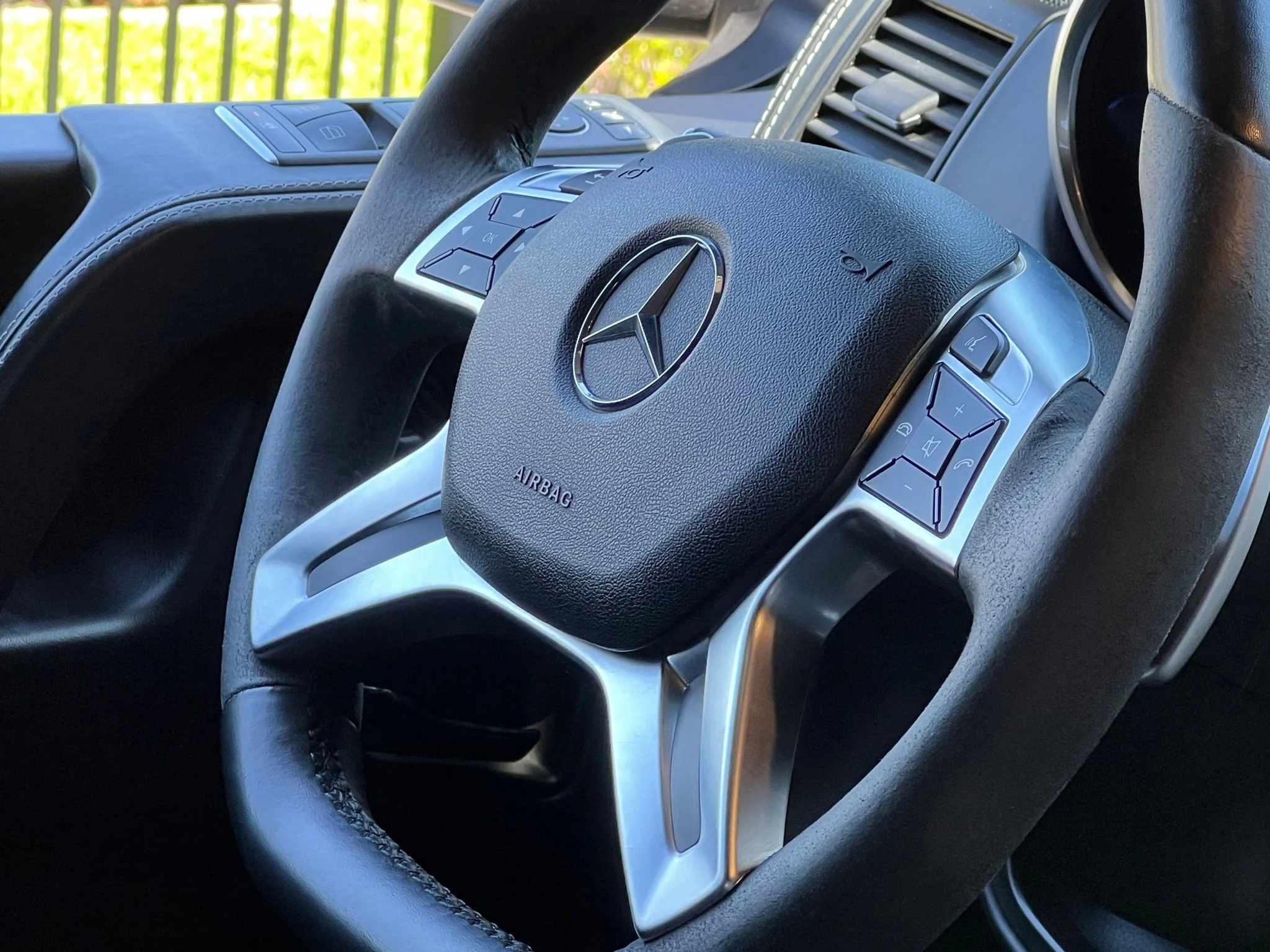 Used 2018 Black Mercedes-Benz G 550 Squared image 27