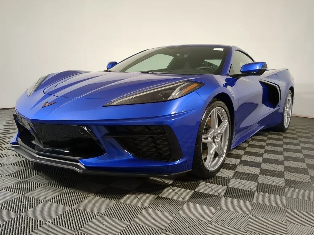 Used 2023 Elkhart Lake Blue Metallic Chevrolet 2LT image 6