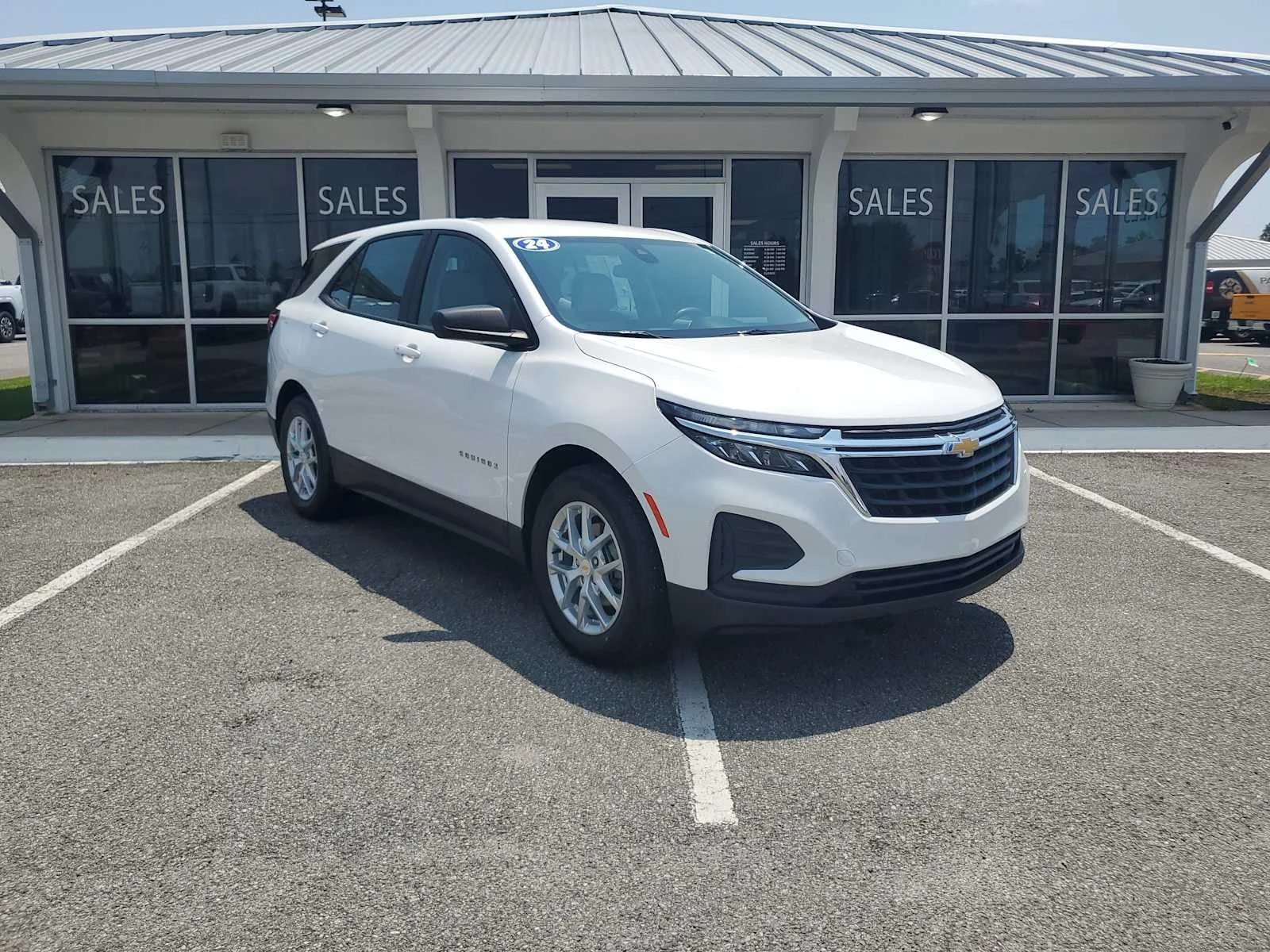 Used 2024 Summit White Chevrolet LS image 9