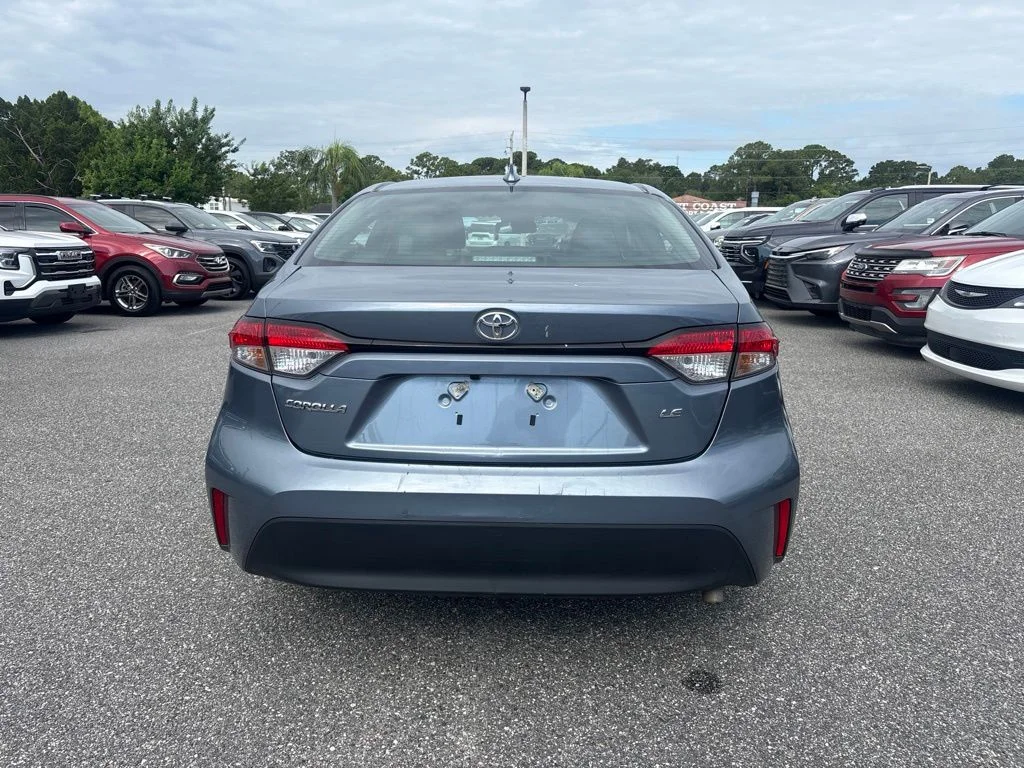 Used 2024  Toyota LE image 3