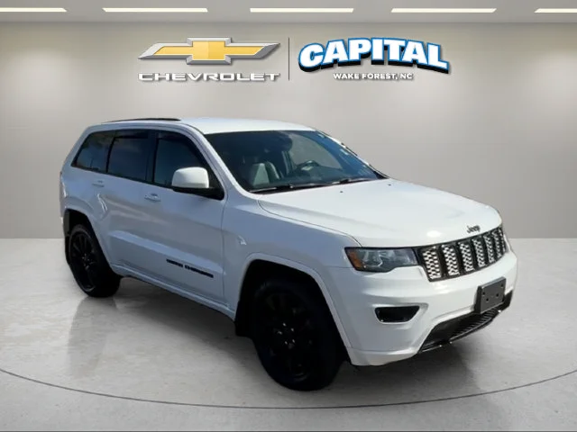 Used 2018 White Jeep Altitude image 7