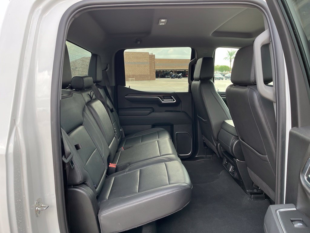 Used 2025 White GMC SLT image 18