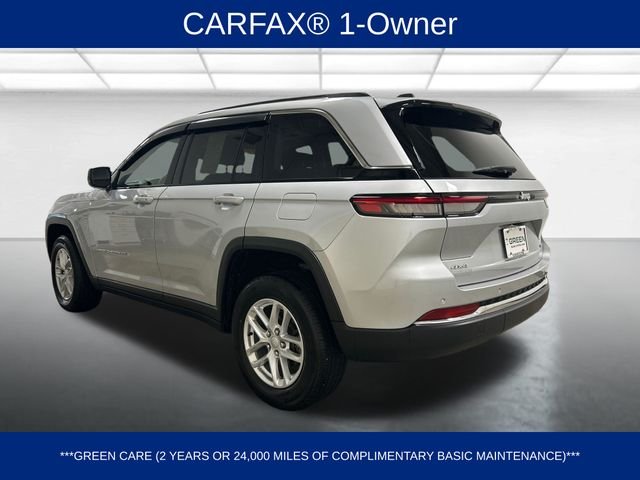 Used 2024 Silver Jeep Laredo X image 3