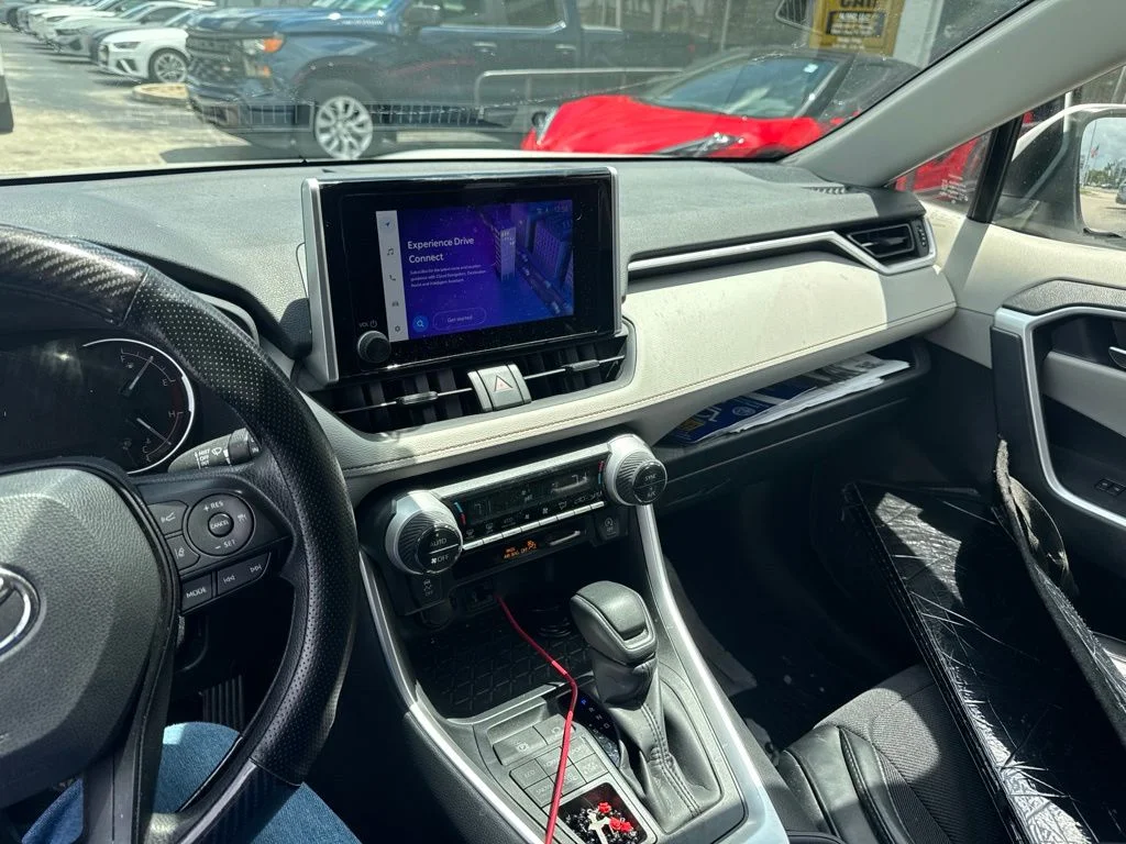 Used 2024 Ice Toyota XLE image 5