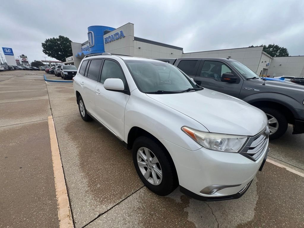 2013 Toyota Highlander Plus V6's photo