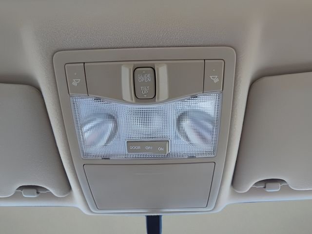 Used 2011 Red Toyota Base image 31