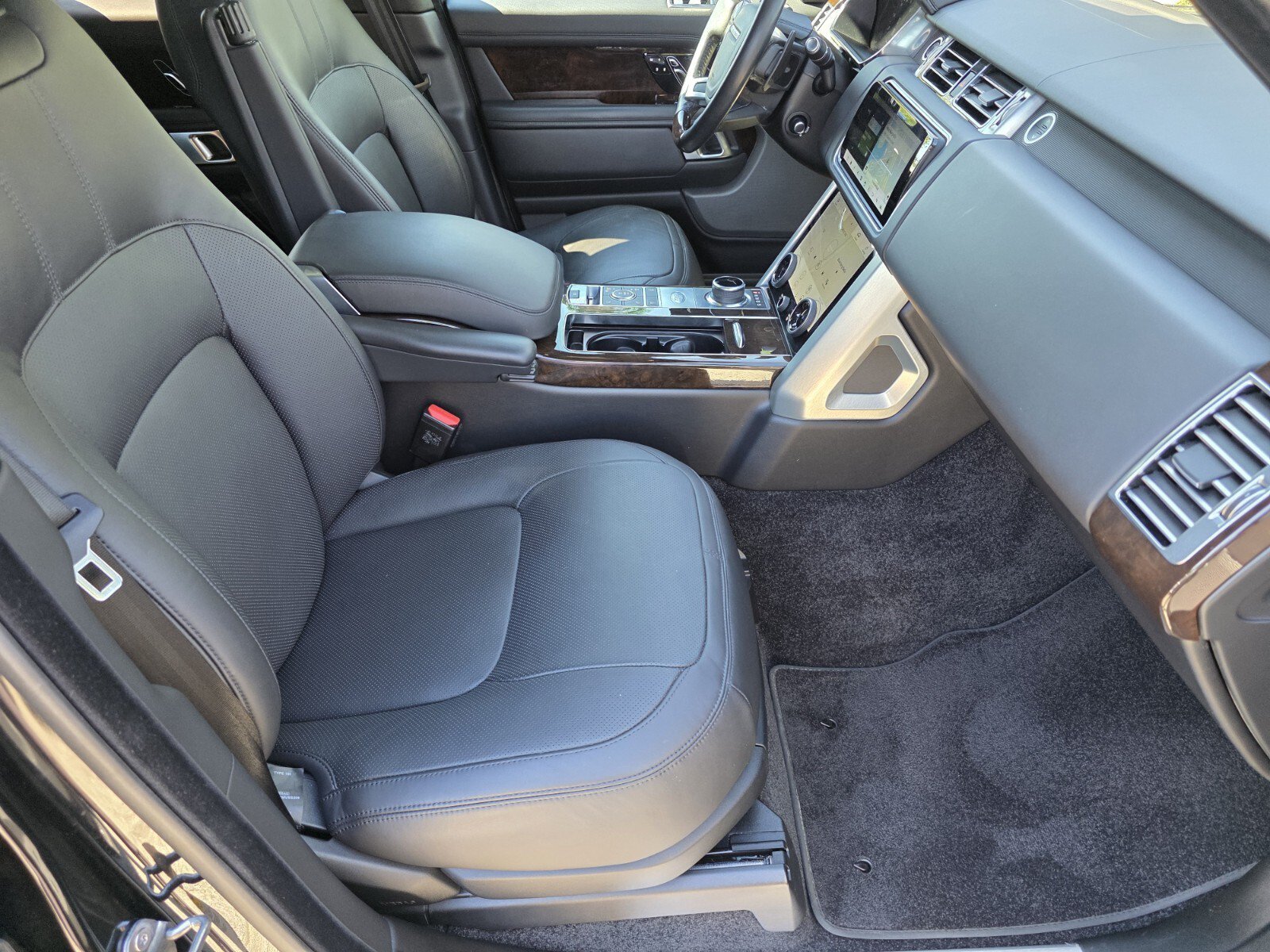 Used 2022 Santorini Black Metallic Land Rover P400 Westminster image 3