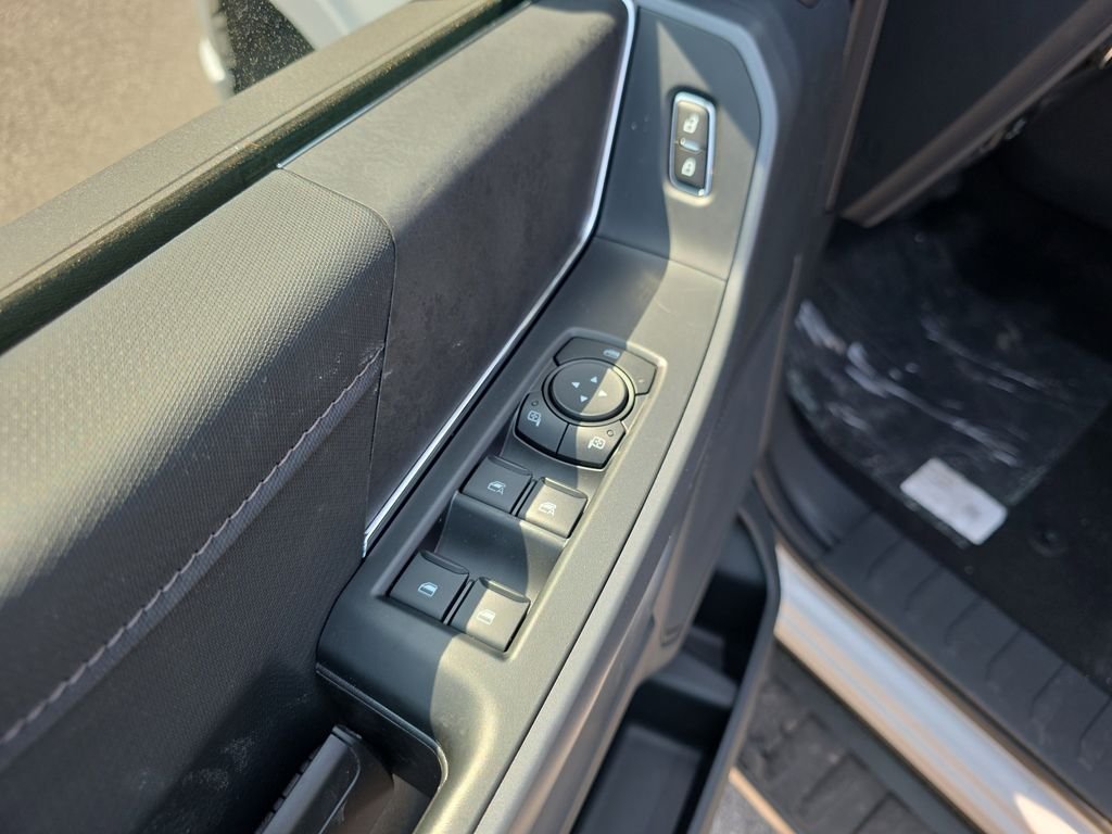 New 2026 Oxford White Ford XLT image 19